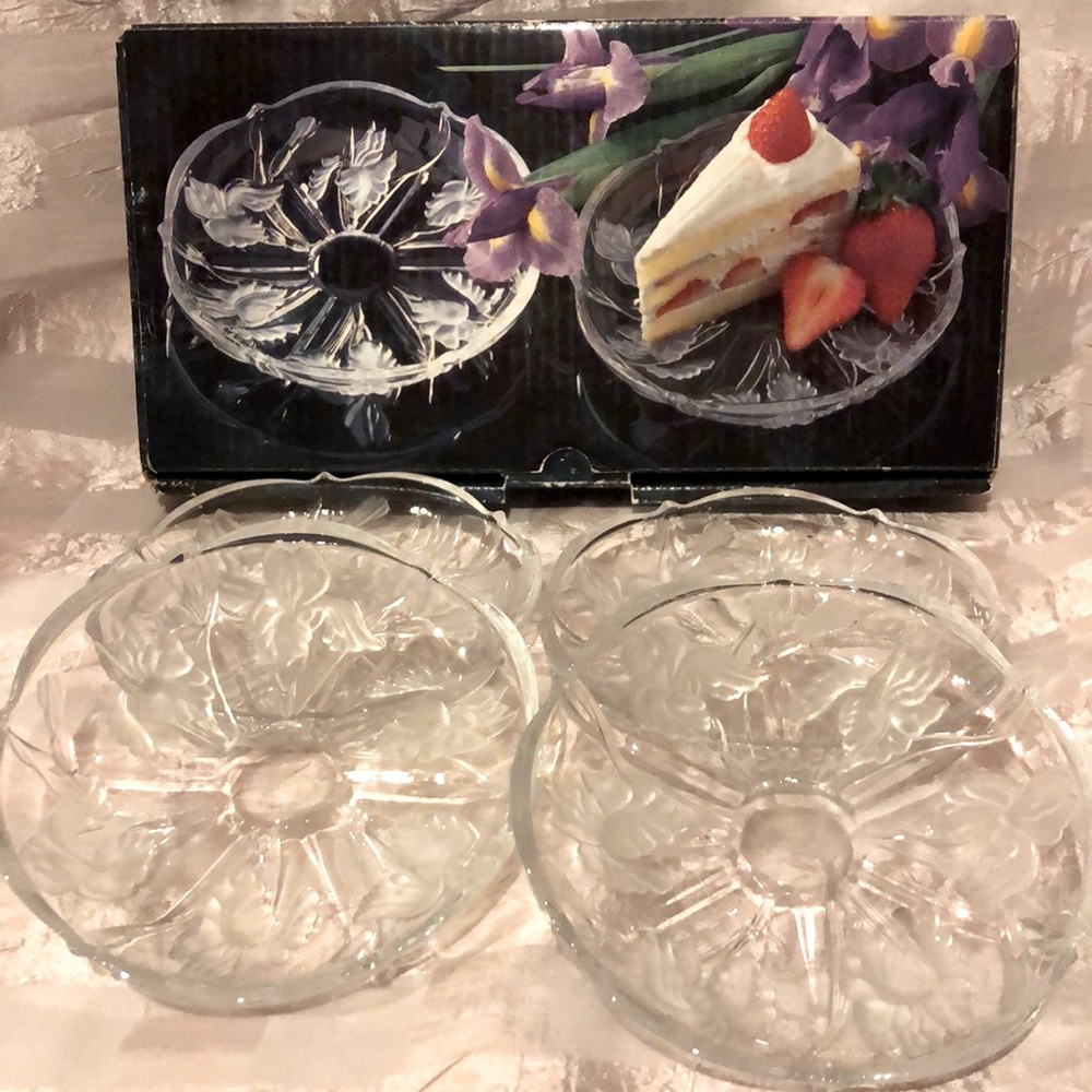 Mikasa Savoir Vivre Crystal Plates